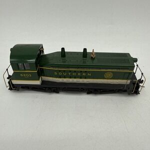 Athearn? Southern 8203 HO Scale Locomotive Untested